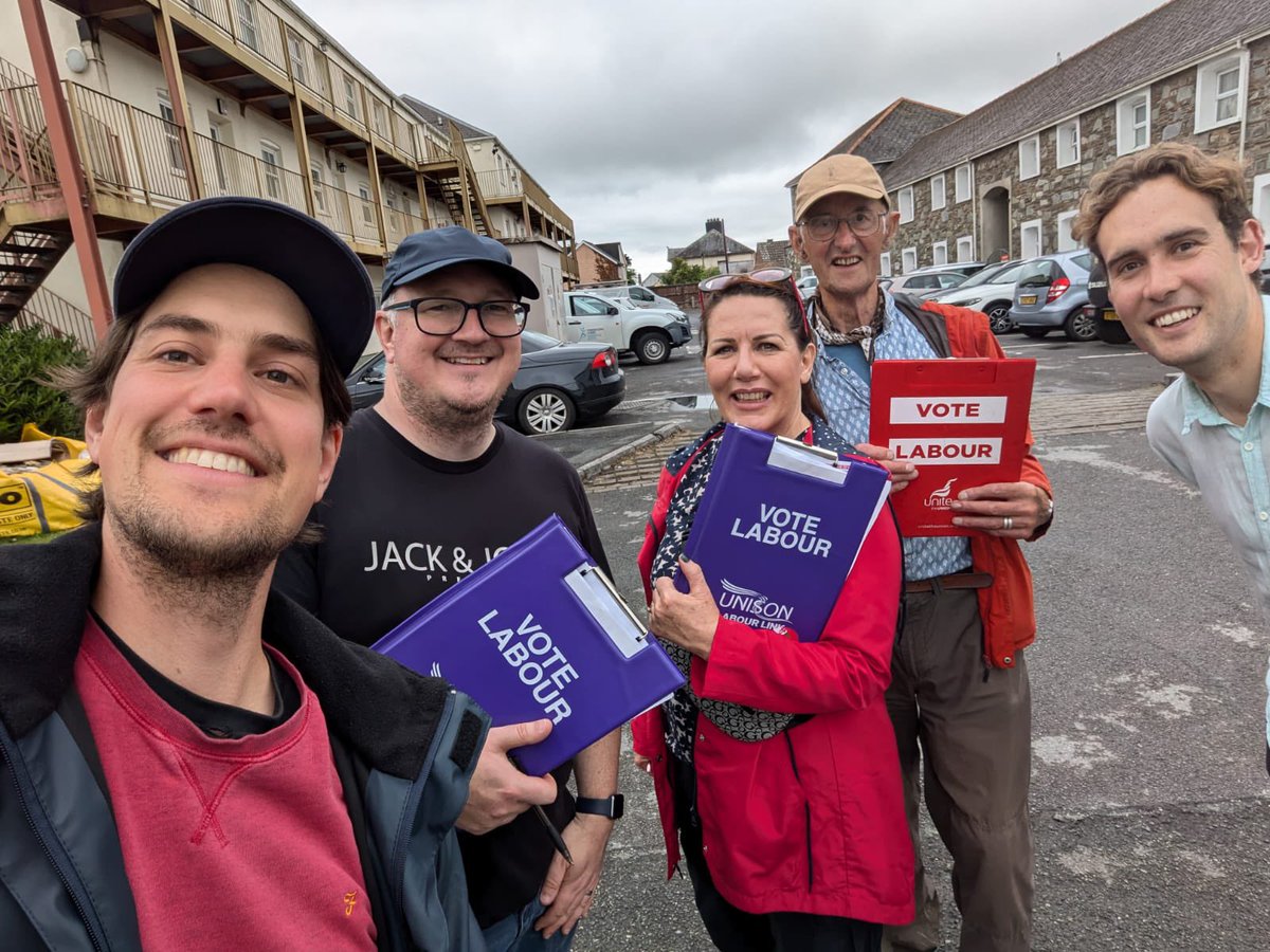 11 days out until #GE2024 and a positive day of canvassing in Narberth. Lots of people are struggling to see what has got better for them over the last 14 years, and are now looking for change with <a href="/UKLabour/">The Labour Party</a>. 

Thanks to all who joined!