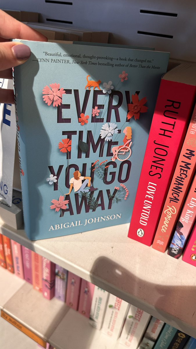 camillaisley's tweet photo. QOTD: what has been your last bookshop buy?

#bookshopping #bookbrowsing #romcombooks https://t.co/mWios7QZpN