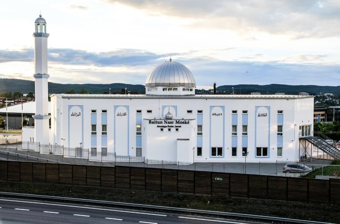 Alhumdolillah had the blessed opportunity for the first time to be part of Jalsa Salana Norway

It's purely the blessings of God &amp; being part of this Jammat that you can travel to any country &amp; be welcomed and treated with great hospitality &amp; care

<a href="/Jalsa_Norway/">Jalsa Salana Norway</a>
<a href="/AMJ_Norge/">Ahmadiyya-muslimene Norge</a>