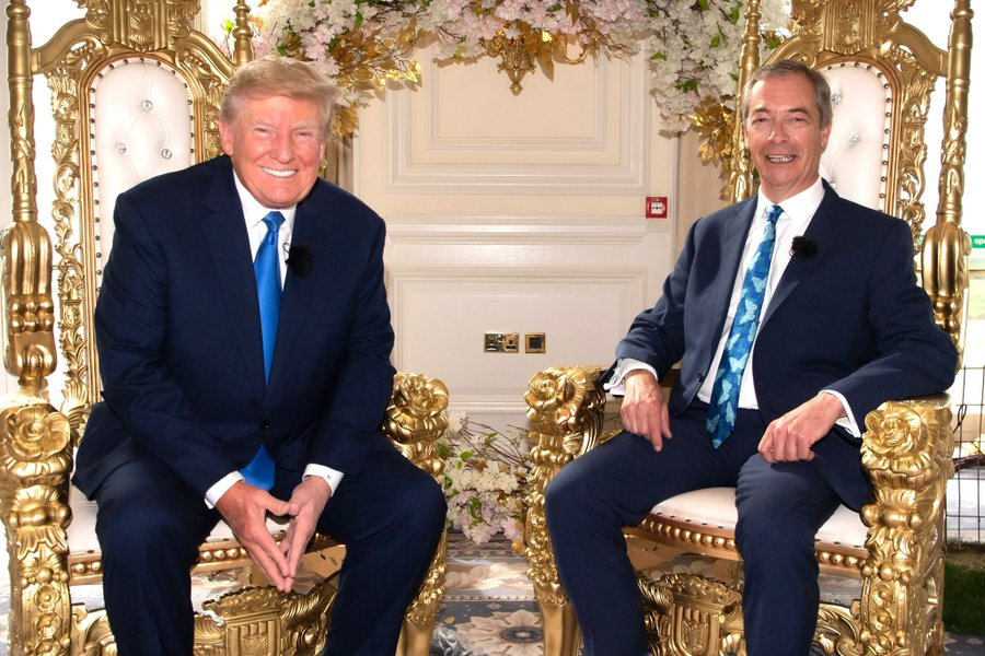 BettinaStruff's tweet photo. @gavinesler It's a coincidence of epic proportions. 

How on earth could it have happened? 

#PutinApologists https://t.co/60YWXST5J9