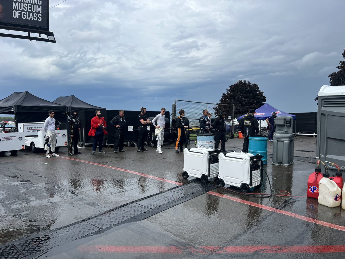 KBruComm's tweet image. Rain delaycausing a major line for the restroom