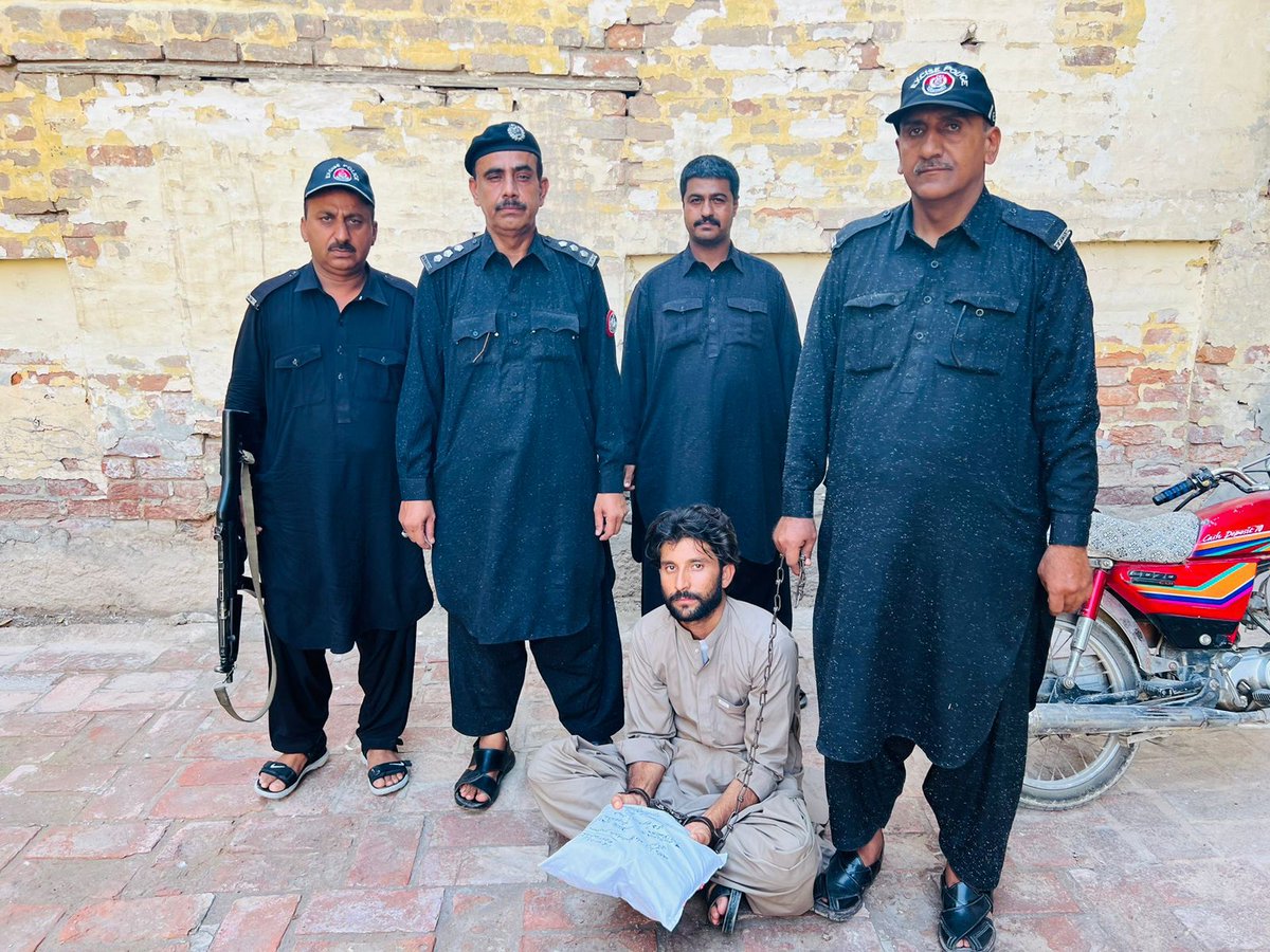 Imran_Babar95's tweet image. ایکسائز اینڈ نارکوٹکس ٹیم کی ڈسٹرکٹ شکارپور میں کاروائی، منشیات فروش شوکت علی 4 کلو چرس کے ساتھ گرفتار، مقدمہ 03/2024 درج,
#NarcoticsCrackdown