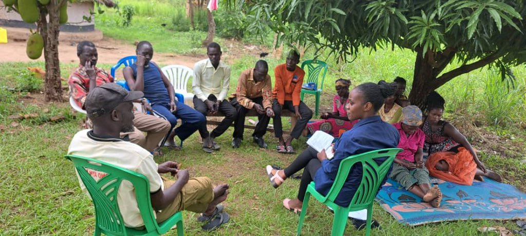 ClimateClubsUg's tweet photo. Everyone’s happiness is to have good food served on the table. Our own @TenzElone spent the weekend in Arua; Rhino refugee camp talking to farmer groups about Climate Resilient Agriculture in the bid to increase food security
Good Food For All,Today and Tomorrow 
#SDG2ZeroHunger https://t.co/XW8zb1nLvY