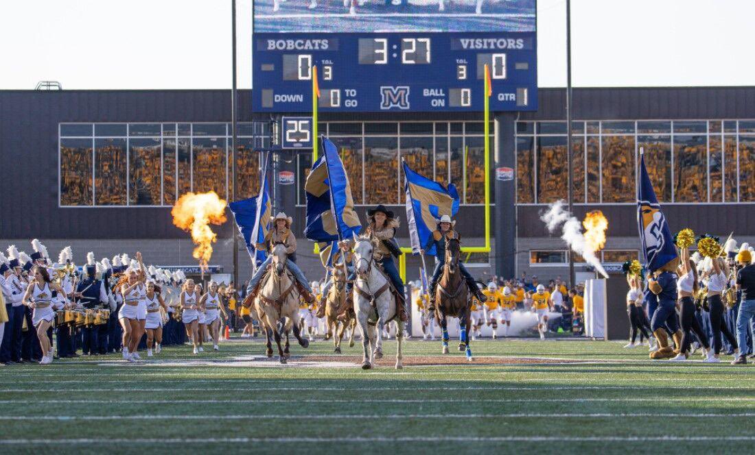 After a great camp and conversation with <a href="/bvigen/">Brent Vigen</a> I’m excited to announce my first D1 offer from <a href="/MSUBobcats_FB/">Montana State Football</a>! Go cats!💙💛
<a href="/CoachBobbyDaly/">Bobby Daly</a> <a href="/Coach_AlJohnson/">Al Johnson</a> <a href="/CoachSammyMix/">Sam Mix</a> <a href="/coach_jayOh23/">Coach Jody Owens</a>