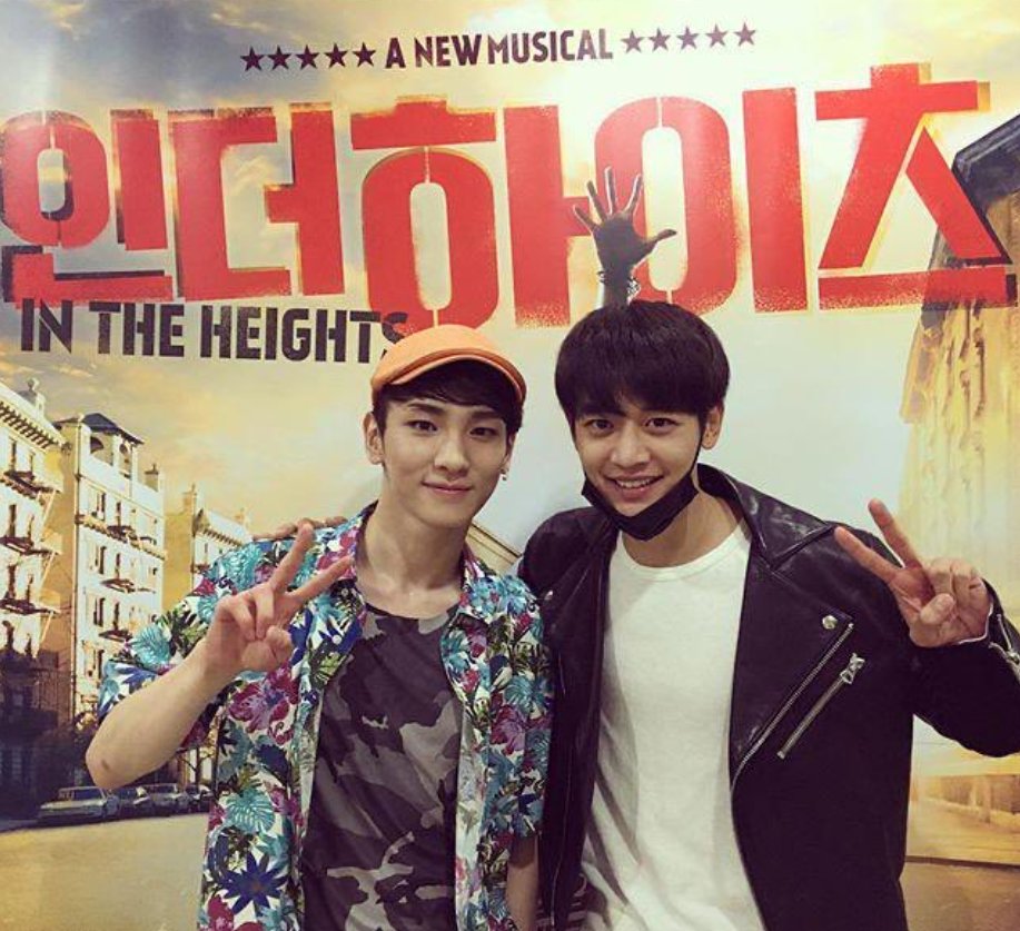 hourlyminkey's tweet image. 