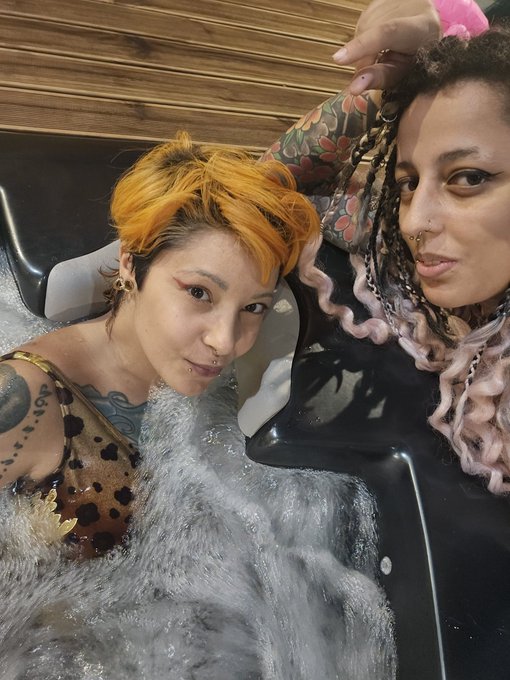 On arrive bient&ocirc;t en duo live avec @vitriholyc_sgh https://t.co/xY6JCJGpJo<a class="tags" target="_blank" title="On Twitter" href="/?out=eyJ0eXAiOiJKV1QiLCJhbGciOiJIUzUxMiJ9.eyJpYXQiOjE3MjMxNzM5ODIsImlzcyI6InR3cG9ybnN0YXJzLmNvbSIsIm5iZiI6MTcyMzE3Mzk4MiwiZXhwIjoxNzU0NzA5OTgyLCJyZWRpcmVjdF91cmwiOiJodHRwczovL3R3aXR0ZXIuY29tL3ZpdHJpaG9seWNfc2doIn0.R46WDiCXNoeMyLK6E7DYjUgpoHhwaQb0E6XHbfgBpVvKPhVSI5T22gXIw7J5z6kxiM1W5JyQ19K0z7b6ZSYVPQ">@vitriholyc_sgh</a><a href="/tag/stripchat"class="tags"><span>#stripchat</span></a><a href="/tag/stripchatlive"class="tags"><span>#stripchatlive</span></a>