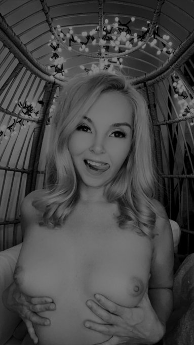 2 pic. There’s only one place you can chat with me and that’s https://t.co/Icq7H7BWNh https://t.co/1