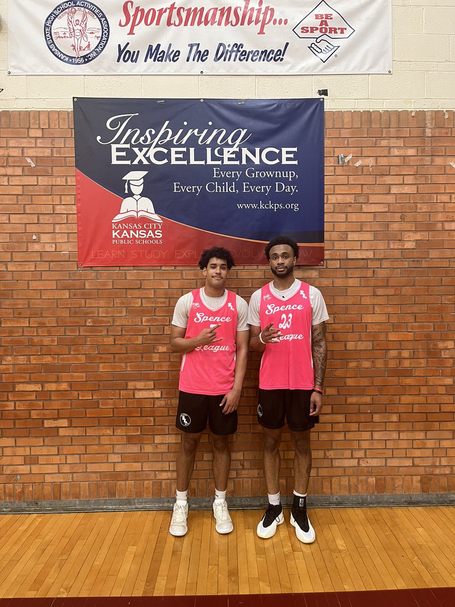 Spence League Pro-Am ‘24

Week 5

Game #2 
FINAL / OT

Duffy Boyz (3-2) 77
Shaylen Woodberry- 25 pts, 3 reb, 2 ast
Kobe McKinley- 22 pts, 6 reb, 2 ast

Qphotoz (3-2) 75
Harrison Kisling- 19 pts, 4 reb, 3 ast
