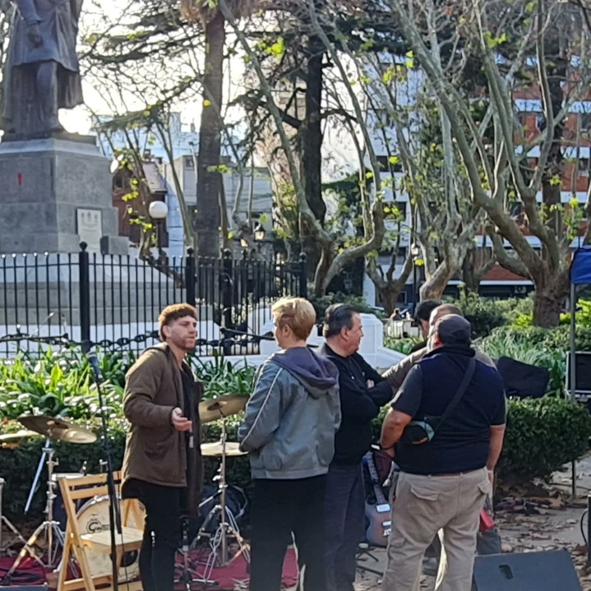 Alejandroati's tweet image. Linda tarde en Plaza Vicente López y Planes, Aniversario 161 de Olivos! @soledadmartinez @facucarrillo Katia Seguin