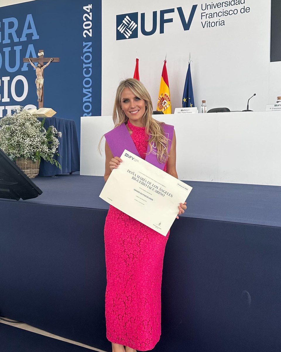 🎓🎓🎓Graduación de psicología 2024 👩🏼‍🎓👩🏼‍🎓👩🏼‍🎓

Agradezco infinito a la <a href="/ufvmadrid/">Universidad Francisco de Vitoria</a> por todo, por su calidad académica y humana, por todos los profesores que tanto me han enseñado y enseñan, a la directora del grado porque ha diseñado una carrera increíble súper completa