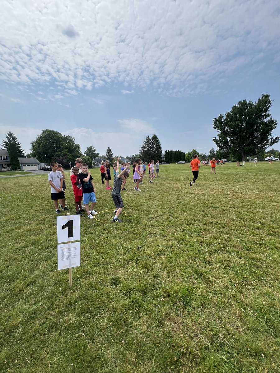 MissTrichilo's tweet photo. Last week of school festivities! ☀️🫧💦 https://t.co/WNUUMU6hte