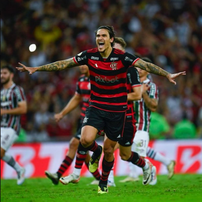 GQyW8rAWQAIxg5b?format=png&name=small