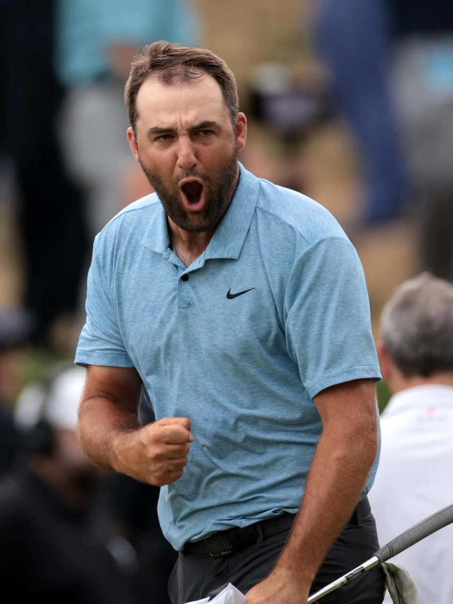 Watching the cops tackle &amp; handcuff the protestors while the crowd chants U-S-A