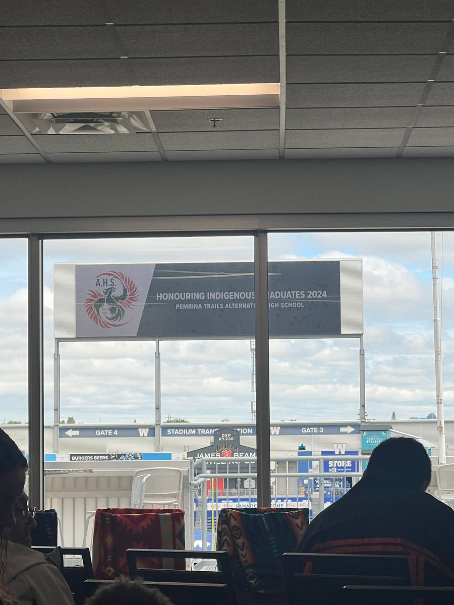 It was a pleasure to join the Indigenous students from the graduating class of 2024 of Pembina Trails Alternative High School. I congratulate all students and wish them all success in their futures. Keep making Manitoba proud.