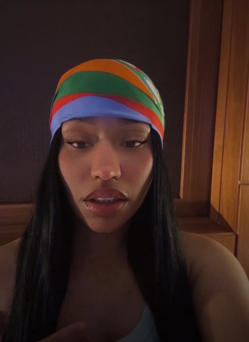swtminajj's tweet photo. mama so gorgeous https://t.co/LMRRuX5lFn