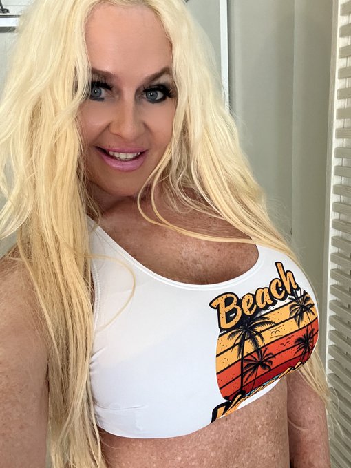 Sunday Funday!! https://t.co/sOyiYg881f<a href="/tag/realloyalfans"class="tags"><span>#realloyalfans</span></a>