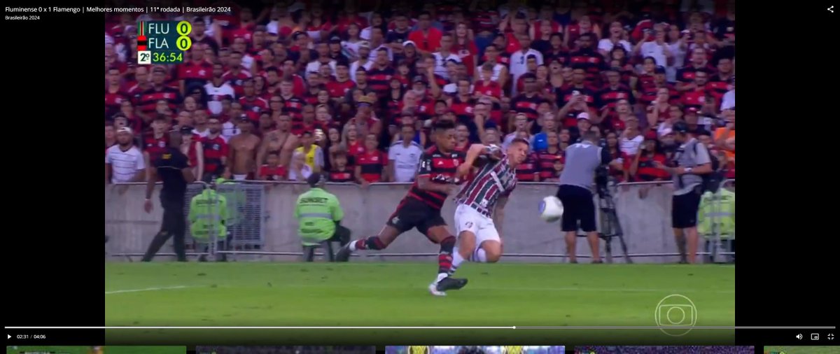 ProfLamarao's tweet image. Bruno Henrique empurra claramente Calegari dentro da área e o que o árbitro faz? marca penalty pro flamengo, o VAR se silencia e as casas de apostas comemoram. Parabéns CBF, sua incompentência e corrupção são inatas. #flaflu @FluminenseFC