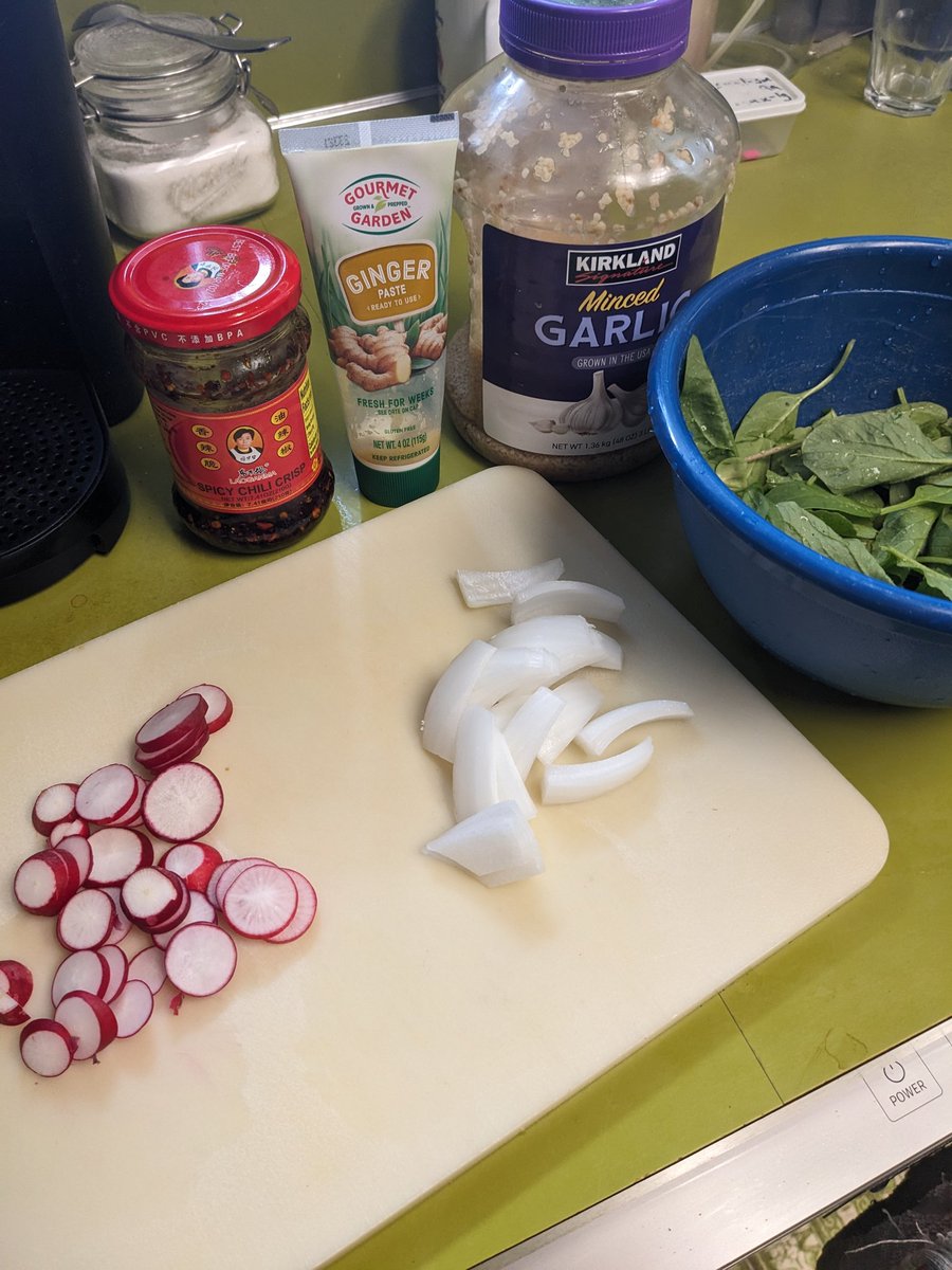 Lzzy_Bathory's tweet photo. Lunch from the garden (minus the onion and minced garlic)
Sauteed spinach, radishes and radish greens ❤️
#backyardfarm #gardentotable #fresh #selfsustaining
@Frank_Castle215 @glassbyariel https://t.co/9pPlJfuCTe
