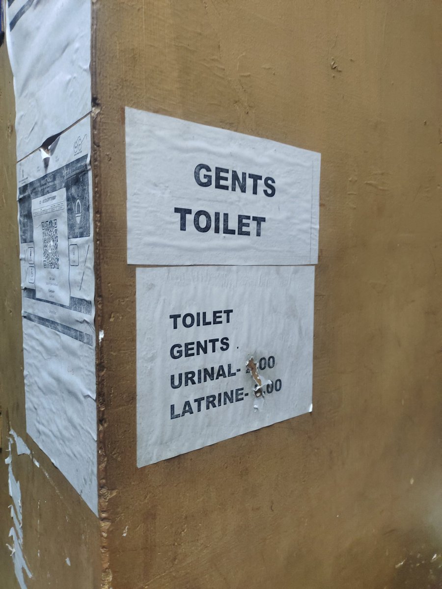 DevrajCS's tweet image. At the Calicut KSRTC stand, the rate board at the public toilet is disfigured to overcharge visitors. Urinal usage is Rs. 2, but Rs. 5 is charged. With 5000 visitors daily, Rs. 15000 is being looted! #KSRTC #SwachhBharat