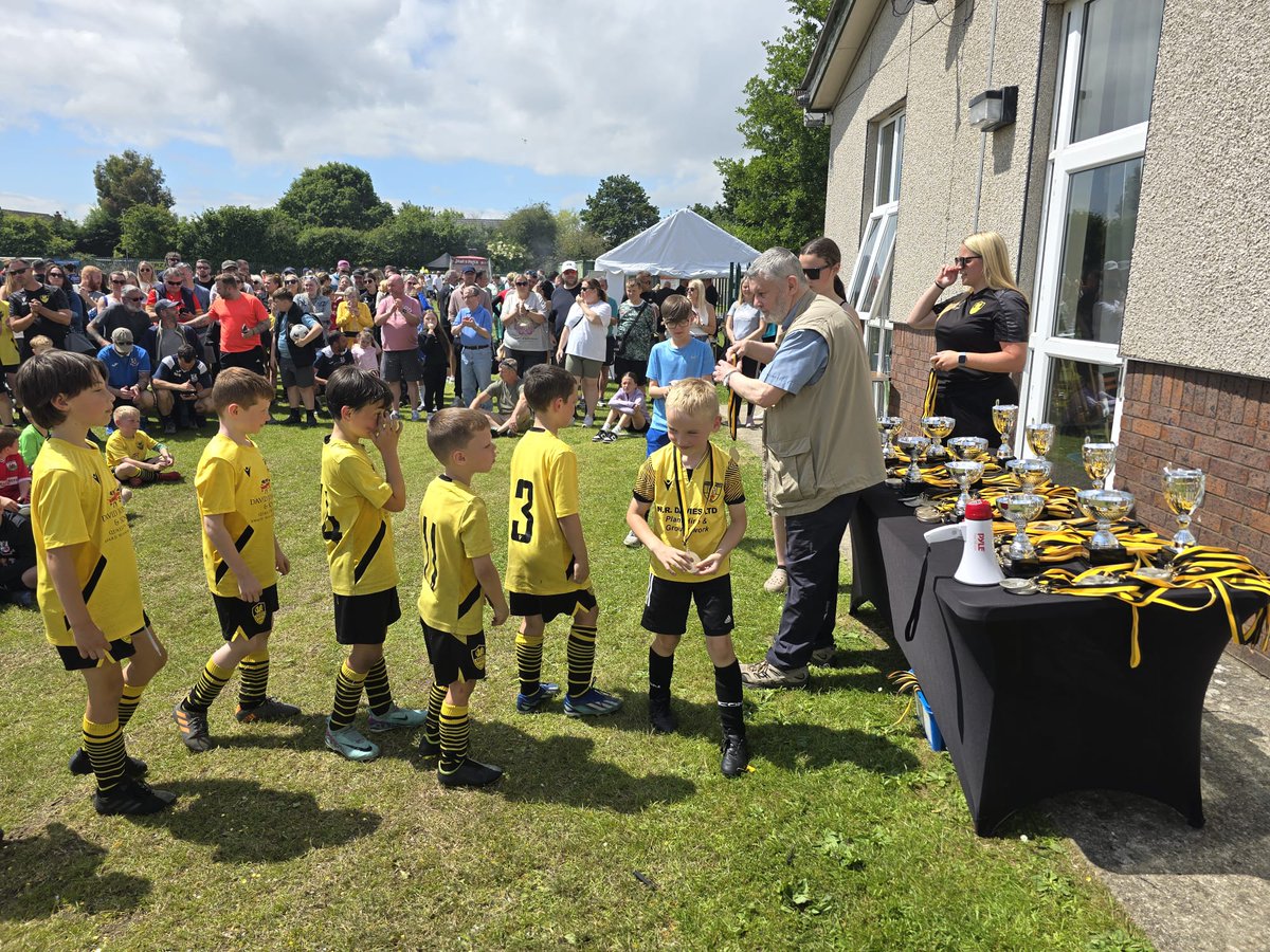Mynydd Isa FC tweet media