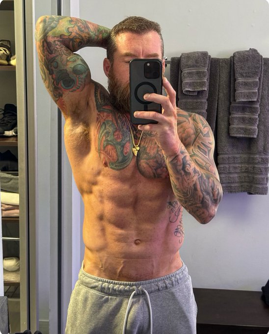 You gonna come chat with me on my Onlyfans or not? 😈👀  https://t.co/5q04gHSTyk https://t.co/P9JQ7Cmw