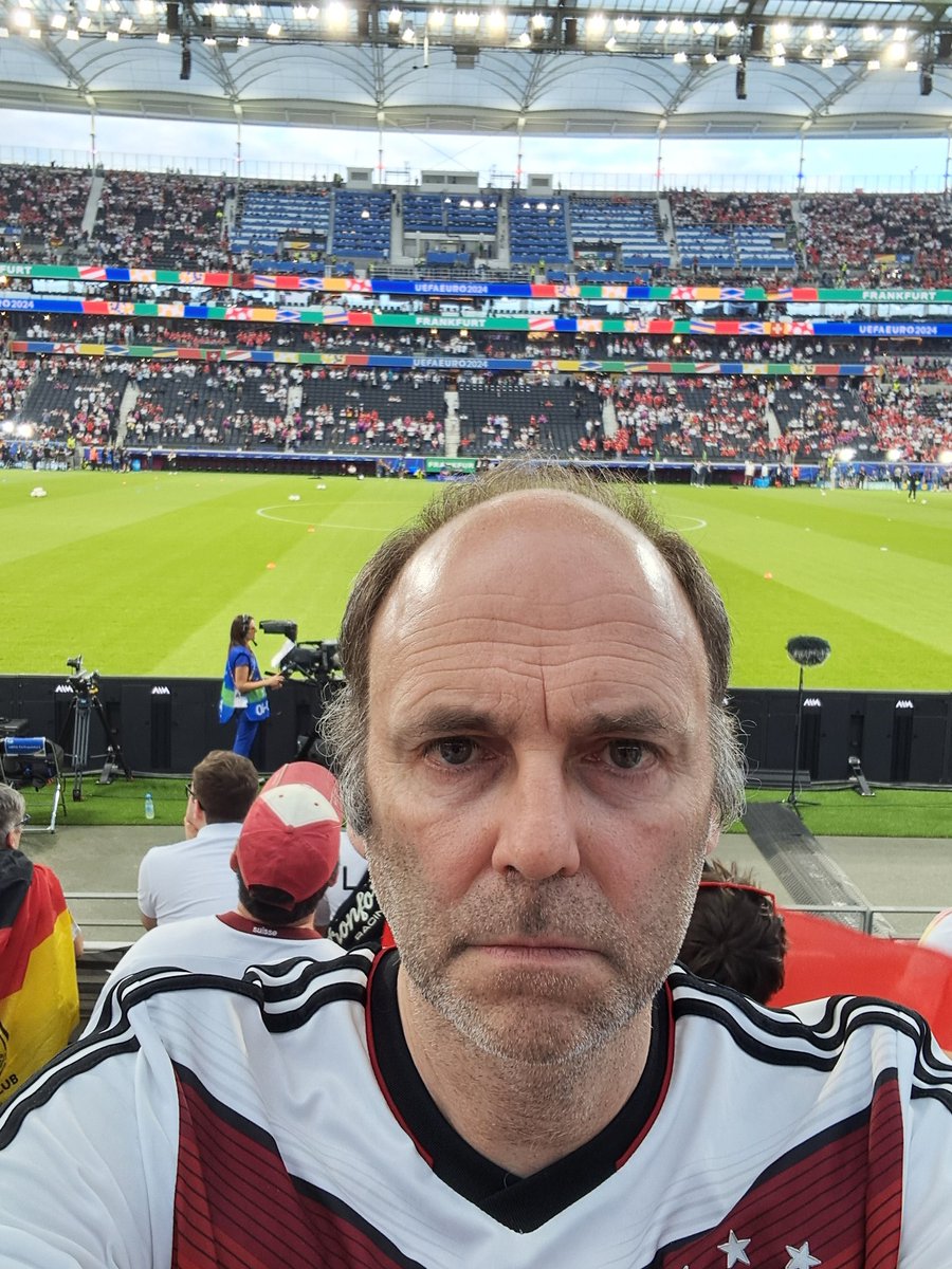 ziepa's tweet photo. Station 4 der EM-Tour. Frankfurt. Nicht gut gespielt, aber auch nicht verloren. Wie früher 😇 https://t.co/UpIDcs98nY
