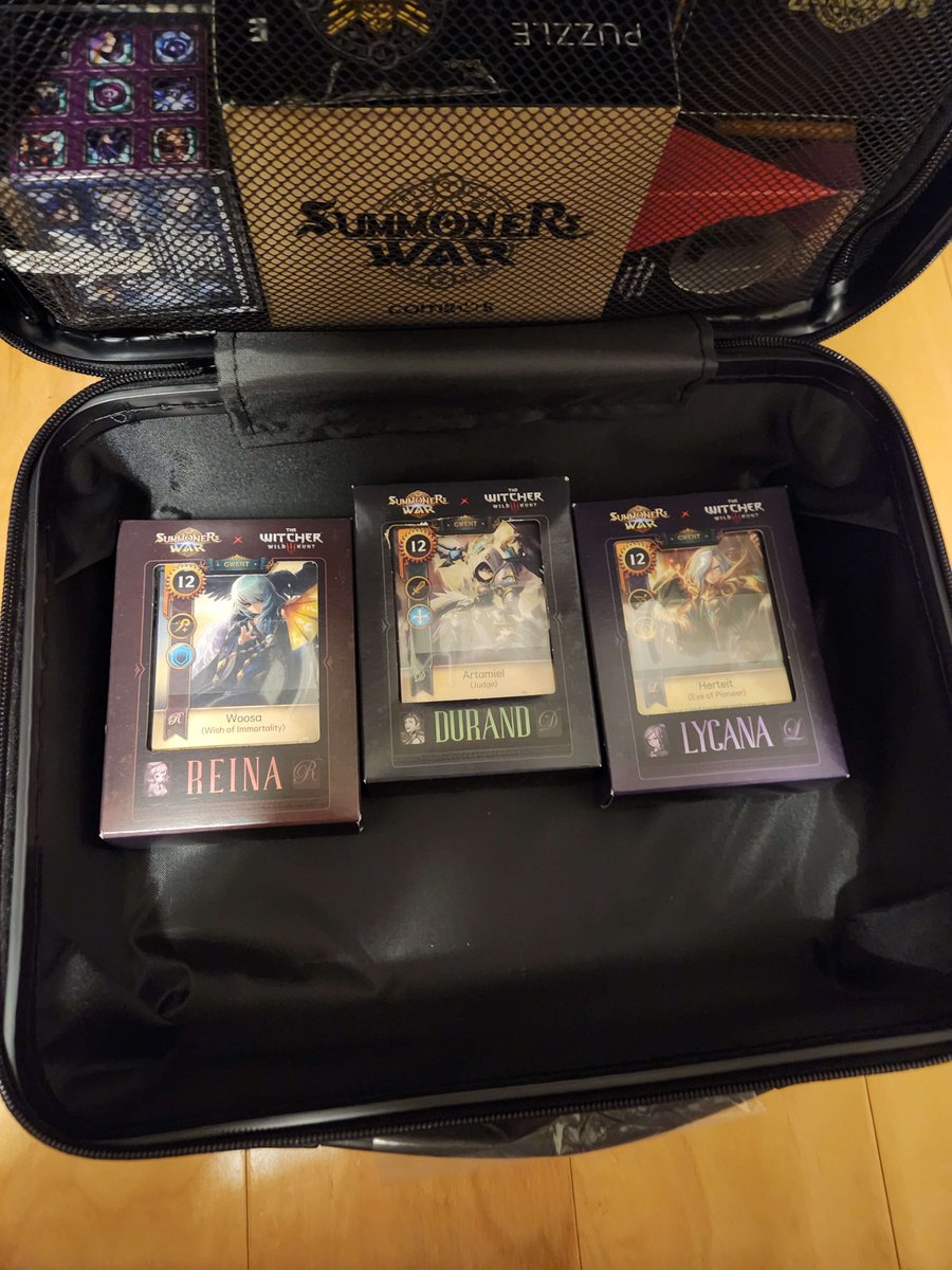 Kendooliii's tweet photo. Paying extra seat to keep this safe! https://t.co/RP1fIbaDNB