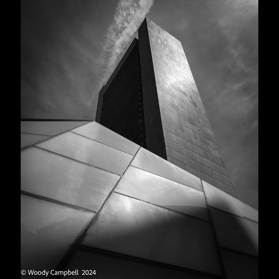 Woody_Campbell's tweet photo. Looking back to the Boston Fed on this day exactly 7 years ago: day 2799 of 1 photo every day for the rest of my life.
#BlackAndWhite #BNW #Photo #Monochrome #DailyPhoto
#Leica
#Boston #lookUp #BostonFed #BostonUSA #DailyPhotoChallenge #PhotoOfTheDay #MonochromePhotography https://t.co/AzziHkVtF3