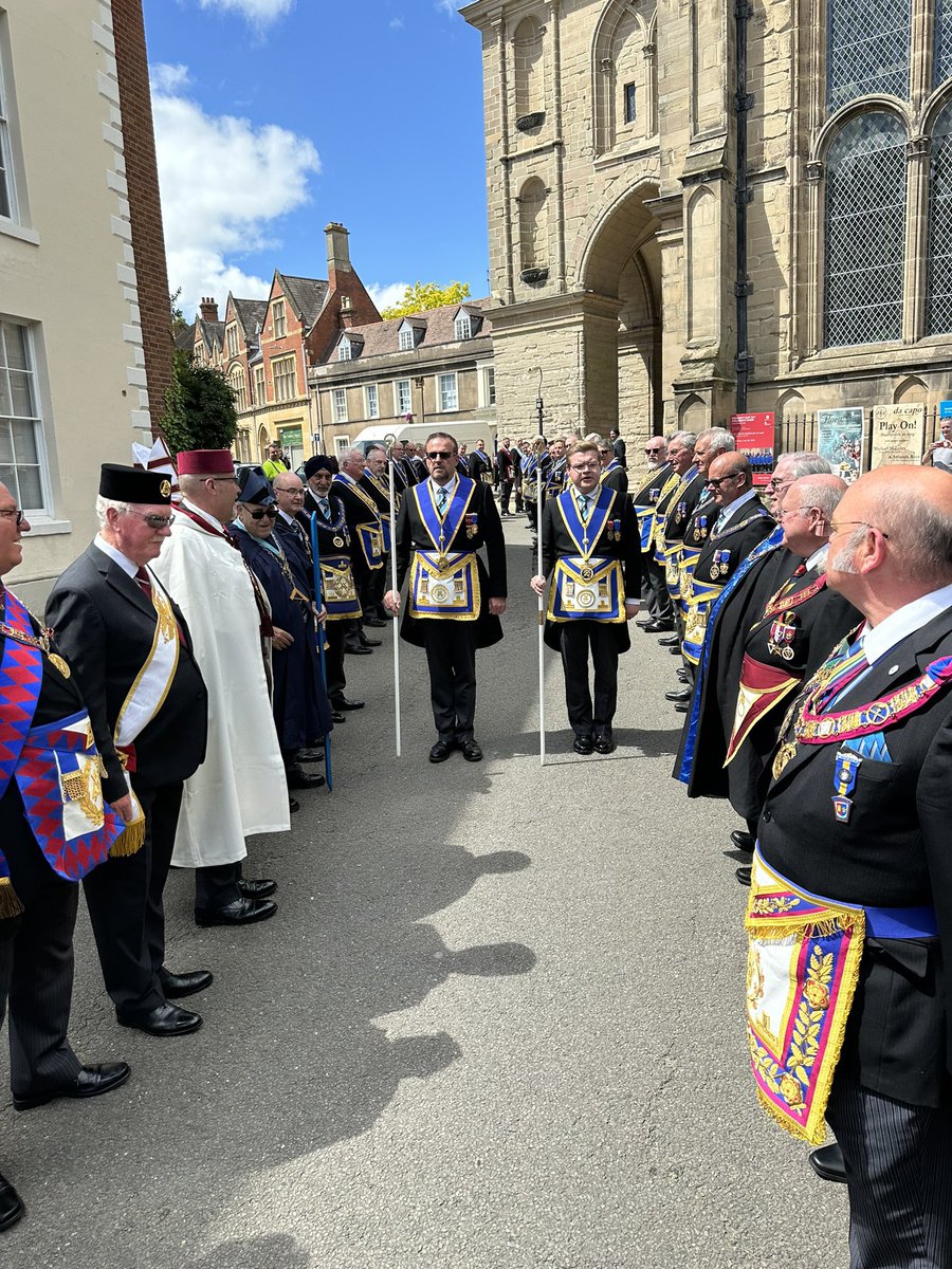 James Dalton (@jmsxdltn) on Twitter photo Amazing public procession through Warwick today for the <a href="/WarksFreemasons/">Warwickshire Freemasons</a> annual church service. A warm one ☀️.
#Freemasons Amazing public procession through Warwick today for the <a href="/WarksFreemasons/">Warwickshire Freemasons</a> annual church service. A warm one ☀️.
#Freemasons