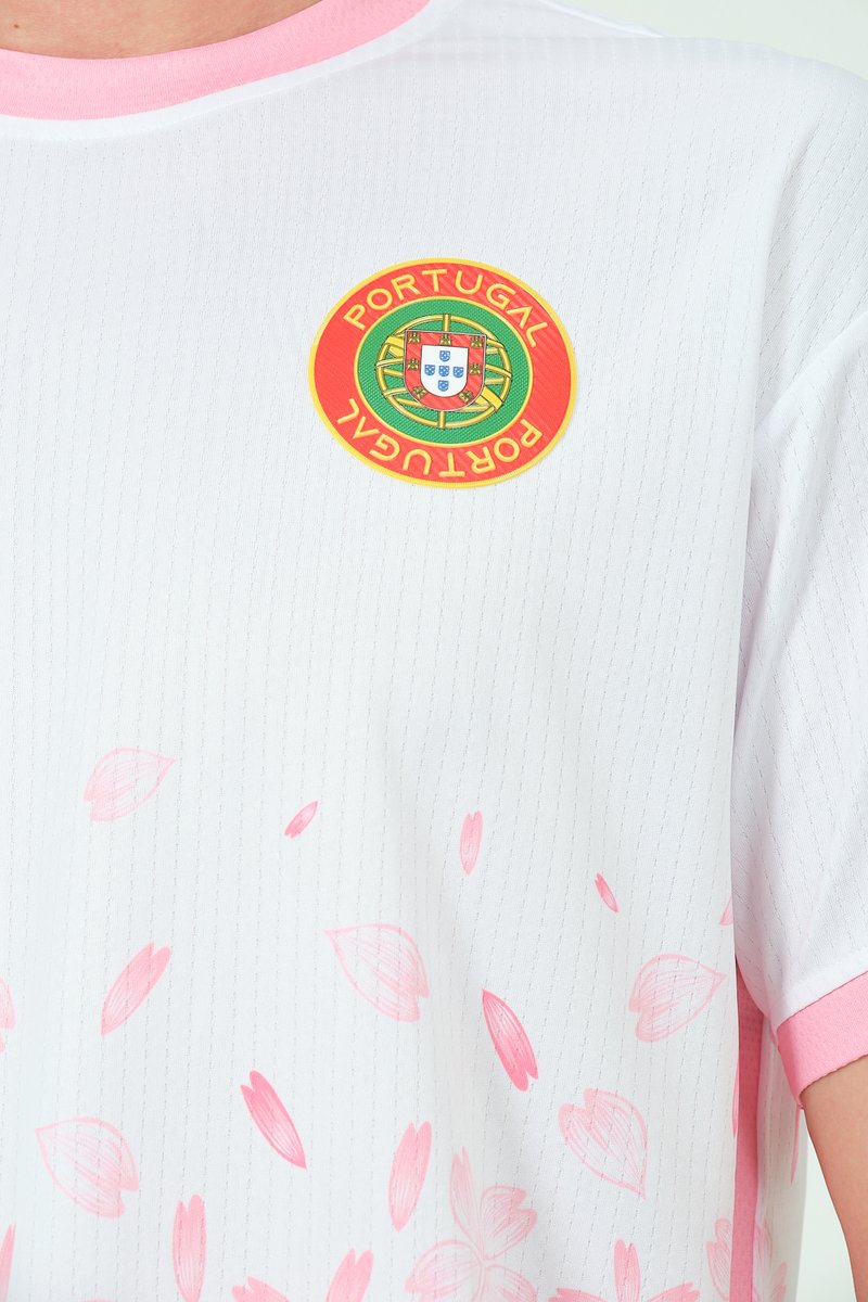 wolvate's tweet photo. Portugal #euro2024 Concept Jersey

#portugal #euro2024 https://t.co/weLfBedIbj