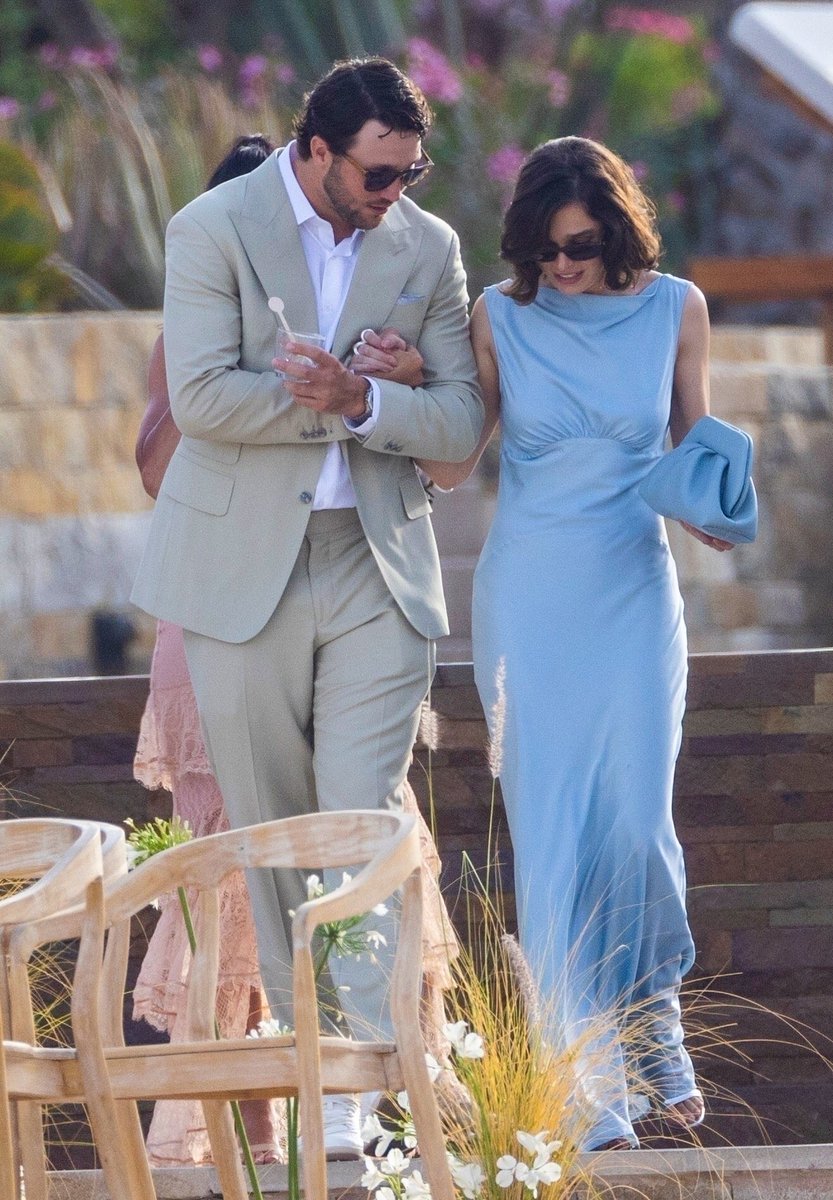 📷 | Hailee Steinfeld and Josh Allen at Kyle Allen’s wedding in Cabo.