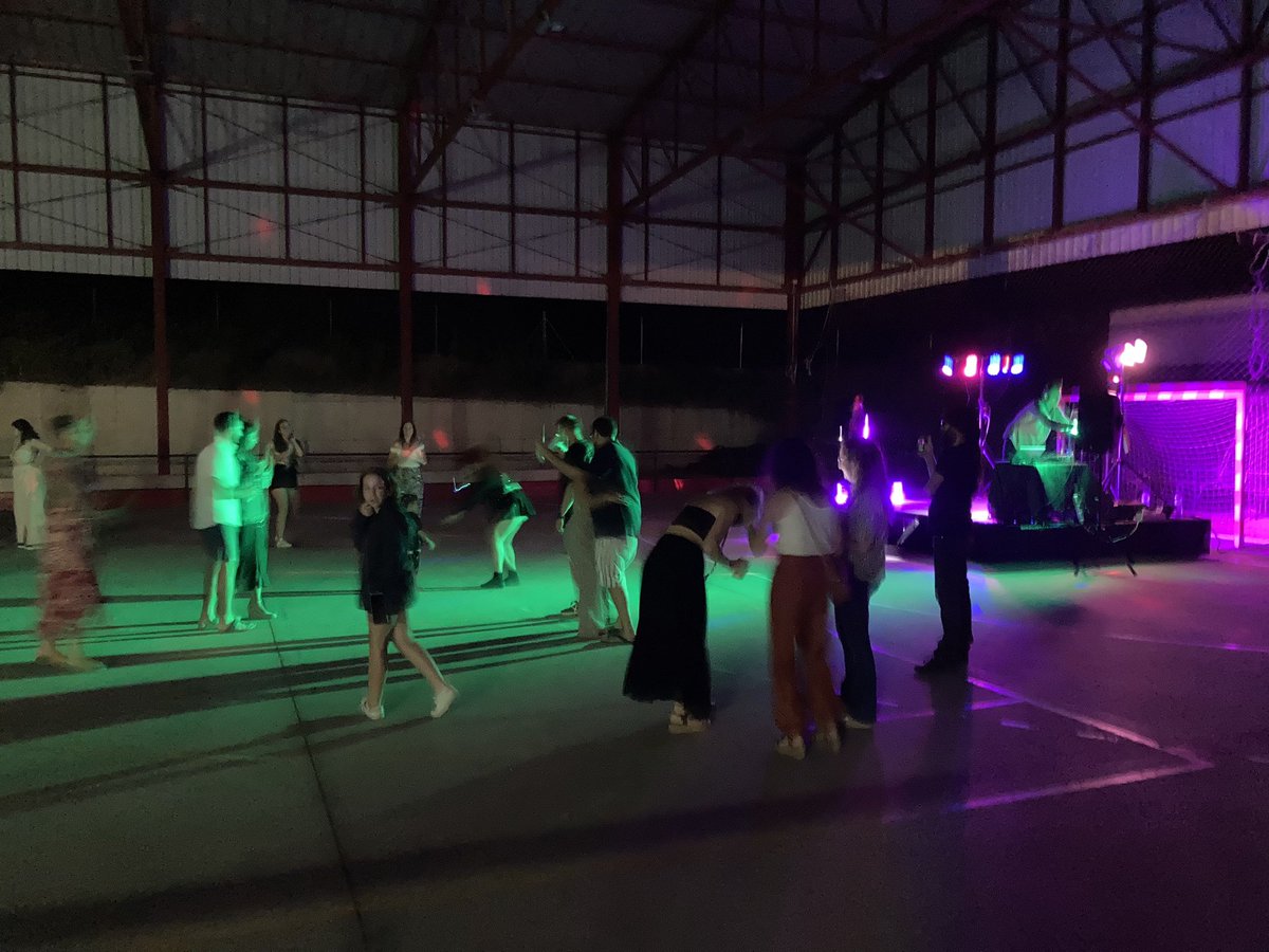 Celebrant la revetlla de Sant Joan a #Vinallop amb el Duo Chacón! Gràcies a l'associació de veïnes i veïns de Vinallop per l'organització d'aquesta gran nit!