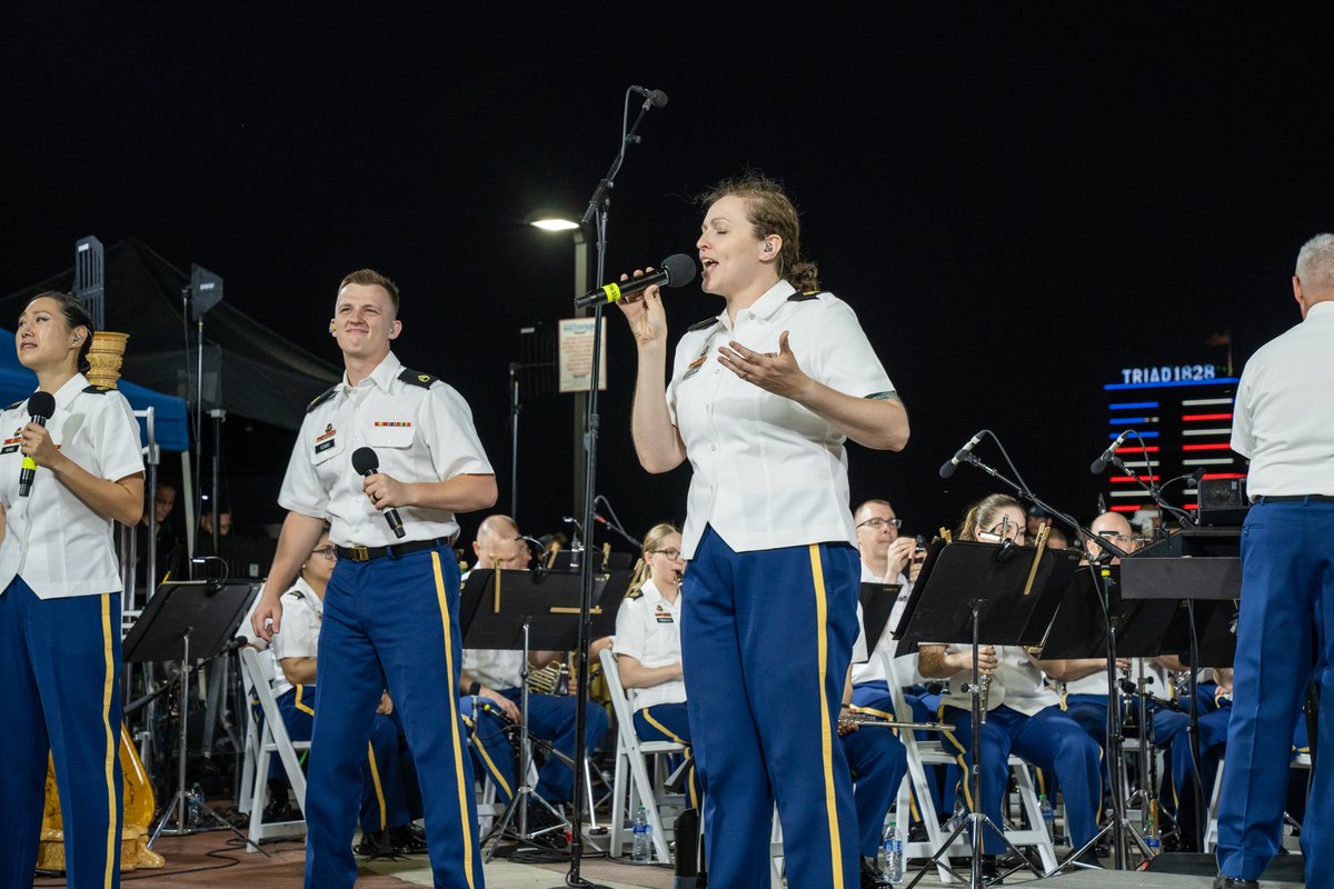 DelRiverWfront's tweet photo. From @cherrystpier to @SSHarborPark there will be MORE reasons to celebrate @July4thPhilly than ever before. @theusarmyband “Pershing’s Own” returns with a concert and fireworks at Summerfest, and more!

https://t.co/MSQVQjNmgj

Programming presented by @IBX

#MyPhillyWaterfront https://t.co/tY4BAblEFq