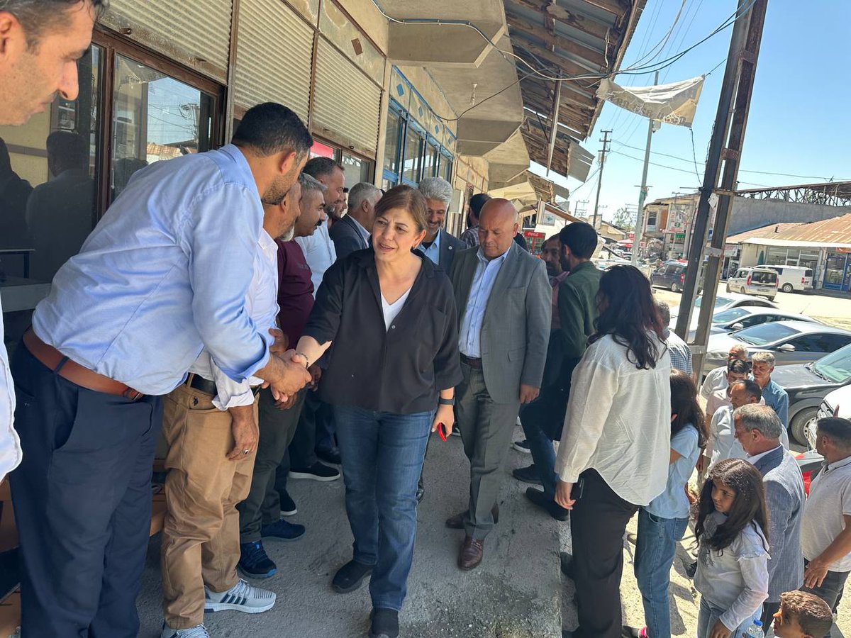 erzrmyesilsol's tweet photo. Milletvekilimiz Sayın Meral Danış Bestaş bugün Hınıs ve Karaçoban da programlarına devam etti. Dbp, DEM il ve içe örgütü, Belediye Eşbaşkanları ve Halkımız katılım sağladı.. https://t.co/xf6bvwaR8D