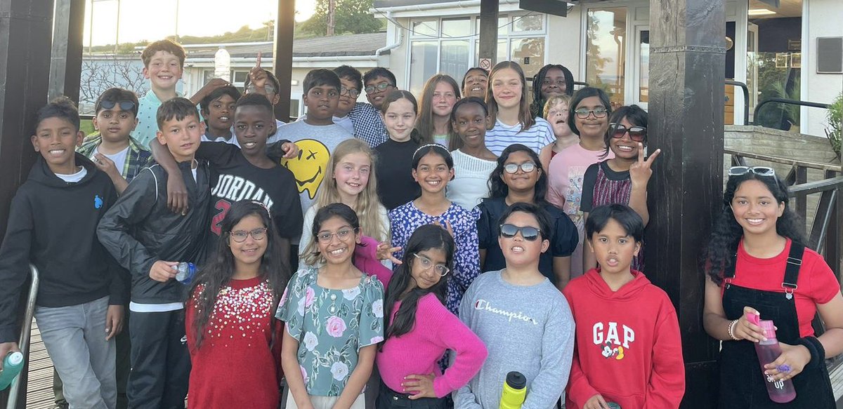 STMM20's tweet image. We all had a blast at our disco tonight. Dancing shoes were definitely evident throughout! Now safely tucked up in bed for the final time on a clear warm night here at Osmington Bay… 2 more activities to go before we head home.
#DancingShoes
#TuckedUpForTheNight
#FinalDay