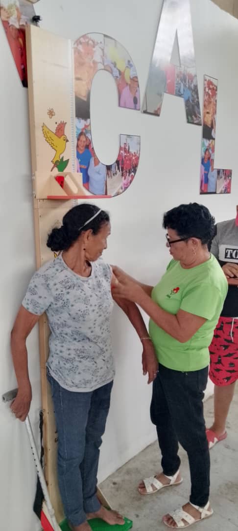CCLAPMarinoNE (@cclapmarinone) on Twitter photo Gracias a las políticas de protección social de nuestro presidente <a href="/NicolasMaduro/">Nicolás Maduro</a> se realizó la entrega del Clap Abuelos y Abuelas de la Patria atendiendo con mucho amor y alegría a 558 abuel@s del municipio #Mariño
#ElQueVaEsNicolás
#SoyComunicadorClapNE 📦 Gracias a las políticas de protección social de nuestro presidente <a href="/NicolasMaduro/">Nicolás Maduro</a> se realizó la entrega del Clap Abuelos y Abuelas de la Patria atendiendo con mucho amor y alegría a 558 abuel@s del municipio #Mariño
#ElQueVaEsNicolás
#SoyComunicadorClapNE 📦
