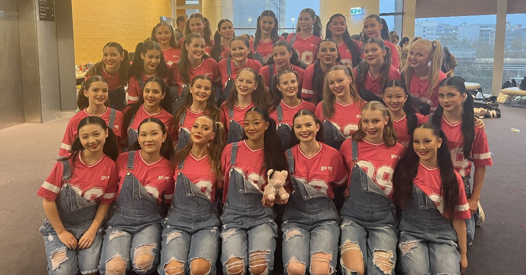 We are so proud of our Senior Company dancers who competed in @sydeisteddfod this weekend.
A special shout out to both Senior Jazz and Hip Hop who were awarded 2nd in their respective sections. 

#Ravenswood 
#Dancers
#Jazz
#SeniorCompanyDancers
