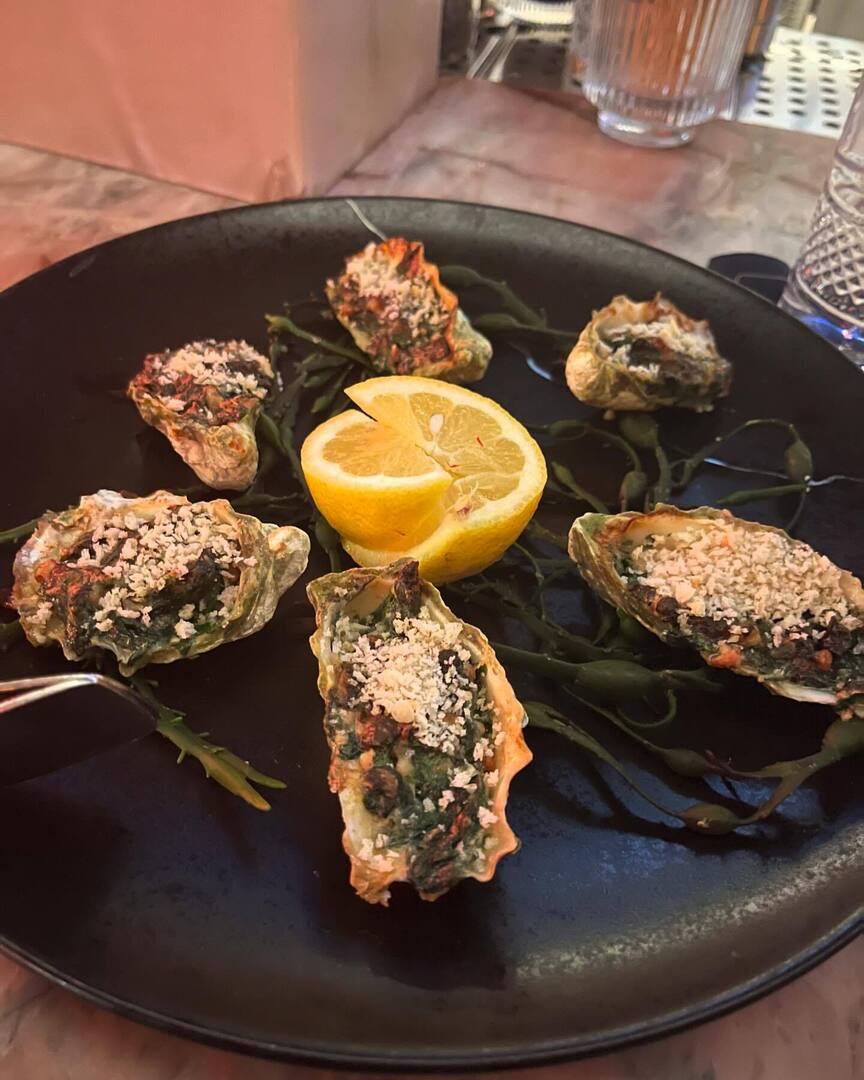 "oysters rockefeller" <a href="/carversteak/">Carversteak</a> w/ smoked bacon, spinach, herbed panko. carversteak, resorts world las vegas. instagr.am/p/C8lX1C2RY0p/