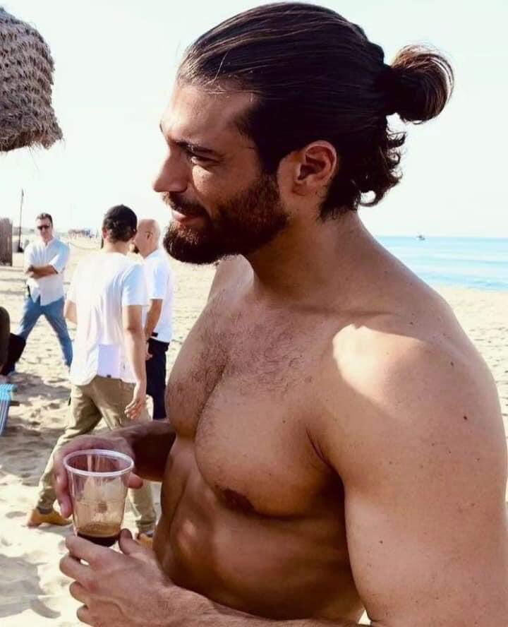 Dedicato a chi ha 
sempre il sorriso pronto,
a chi il buongiorno te lo 
dedica con il cuore.
Persone che sanno 
attraversare le tempeste 
con l’anima piena di sole ❤️

Buondiii ragazze ❤️buon inizio di settimana 💕

#Canyaman ❤️‍🔥