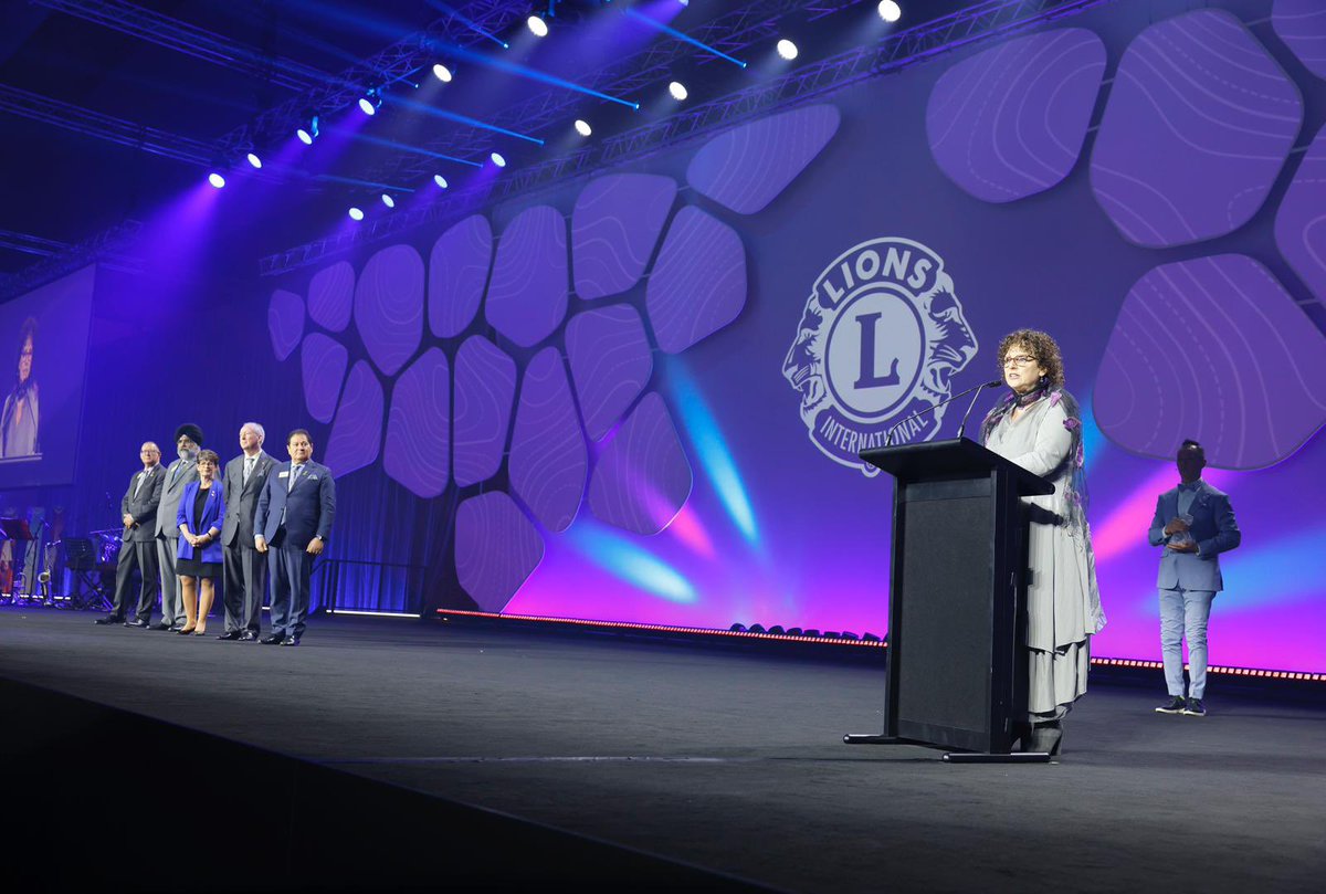 @stephenlewisfdn co-founder Ilana Landsberg-Lewis accepts the 2024 Lions Humanitarian Award for the SLF’s dedication to humanitarian service and championing health and human rights to end AIDS. #LionsCon24