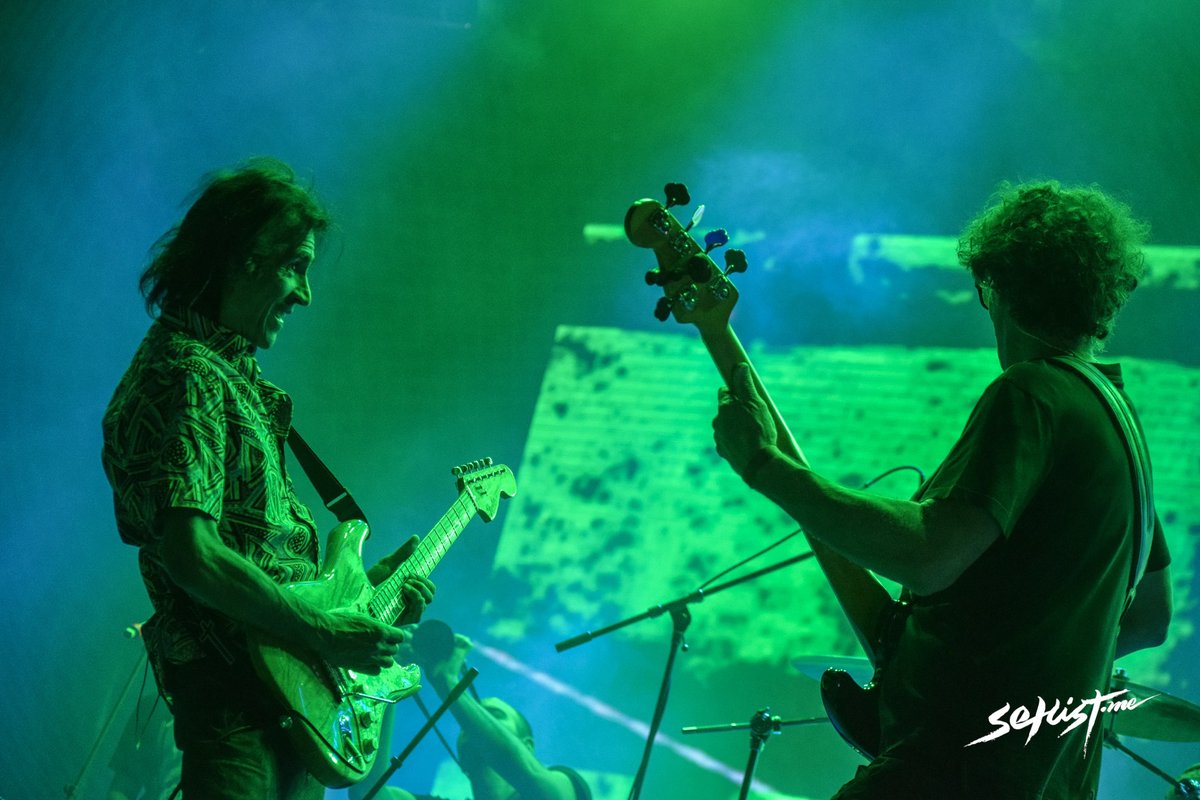 Setlist_me's tweet photo. @EnanitosOficial, el acto más esperado del domingo, deslumbró en #RockNRolla 2024 con un espectáculo inolvidable. 🌟🎶 

Sus clásicos hicieron vibrar a todos los presentes, cerrando el festival con broche de oro.

#Setlistme #SetlistEnRockNRolla24 #RockNRolla2024 #ElRockNuncaMuere #ShowTimeMexico #Guadalajara