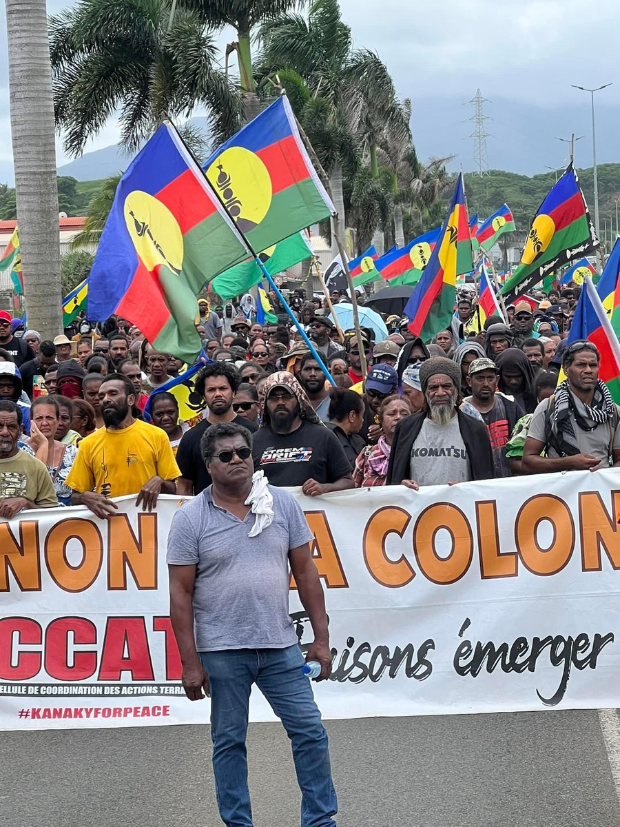 #CoreInFronte condamne la répression qui vient de frapper plusieurs militants kanaks. 
7 militants indépendantistes, parmi lesquels le responsable du CCAT, Christian Tein, ont été transférés en France pour y être emprisonnés. 
Cette mesure de déportation, est inacceptable.