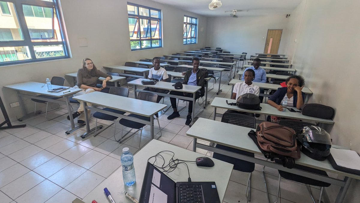 Excited to launch the #FutureFoundersProgram at <a href="/CavendishUg/">Cavendish University Uganda</a> with the Center of Innovation &amp; Entrepreneurship

This program empowers brilliant minds to turn innovative ideas into scalable tech ventures.Our first session covered spotting business opportunities and idea validation