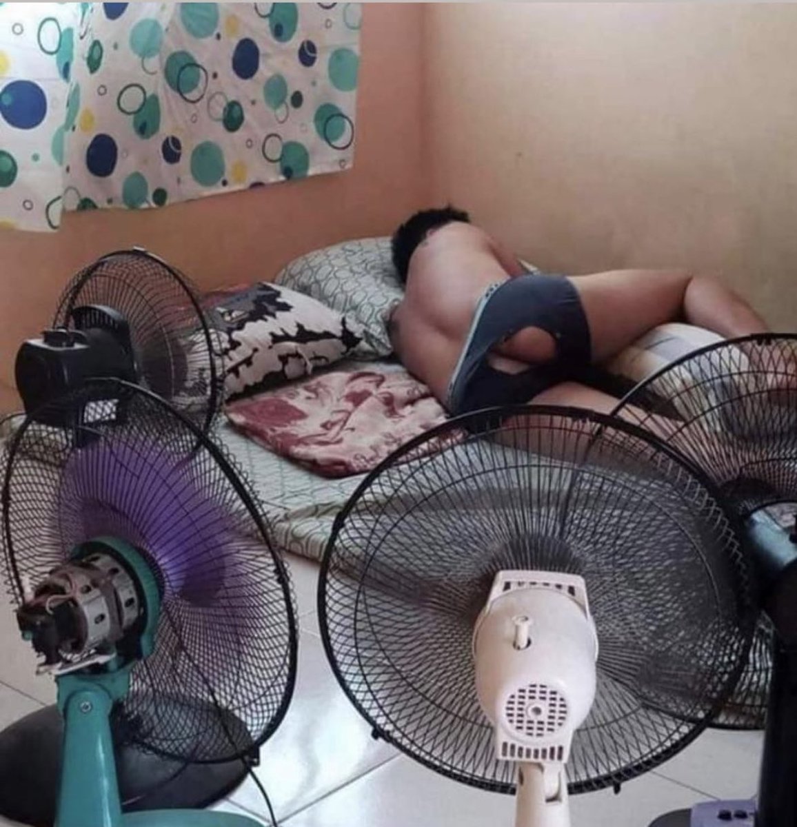 this hot ass weather gmfu so bad