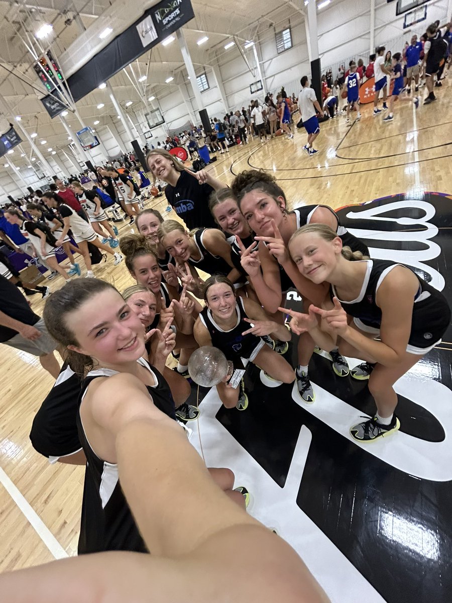 UA Future Champions! Congrats on B2B Champs 🏆  Way to go MBA!!