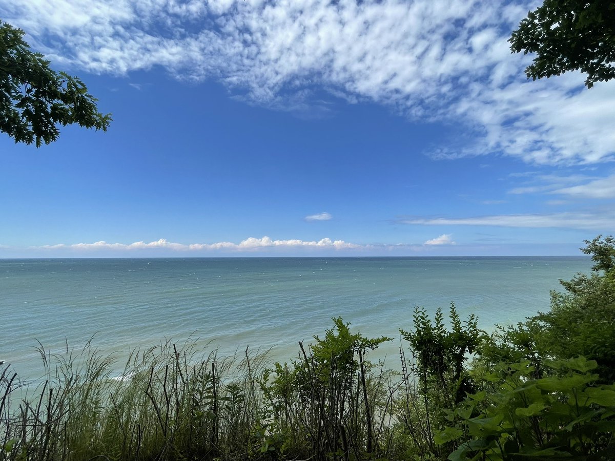 lotcatnip's tweet image. Dropped my daughter at camp today and this is her view of Lake Erie outside her cabin and I have to say I’m jealous. @___emily____ are you the one who went to Camp Fitch too?