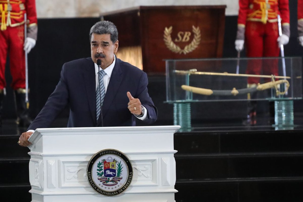 CGRVenezuela's tweet photo. Este #23Jun, trasladaron los restos simbólicos del abogado trujillano, Dr. Cristóbal Mendoza al Panteón Nacional, para rendir homenaje a quien fue el primer presidente de Venezuela. https://t.co/IvRLhQL2VY