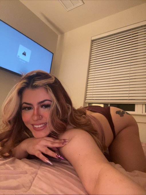 all smiles 🧿💕 https://t.co/xcPGAntDPJ