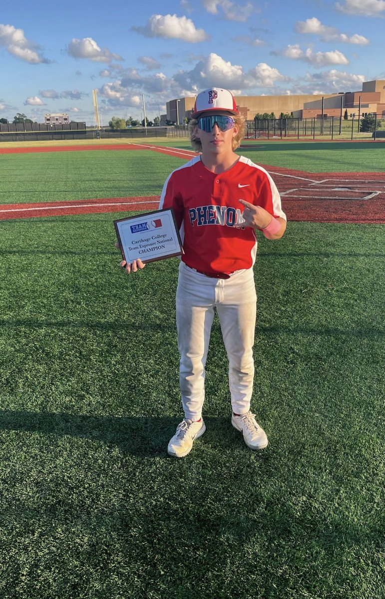 ALeadley3's tweet image. Phenom Illinois 15u and I won the Carthage College Team Exposure National Tournament. Shout to all of your coaches and teammates for the great performance this weekend.@Phenom_Illinois
