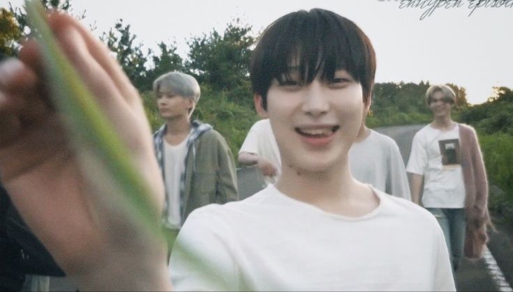 happiest birthday to our sunshine!! 🍰💕

ETERNAL YOUTH WITH SUNOO
#SunooMelodicGiftOfJune #햇살처럼_찾아와준_선우의_스물둘 #SUNOO #엔하이픈_선우 <a href="/ENHYPEN_members/">ENHYPEN</a> <a href="/ENHYPEN/">ENHYPEN OFFICIAL</a>